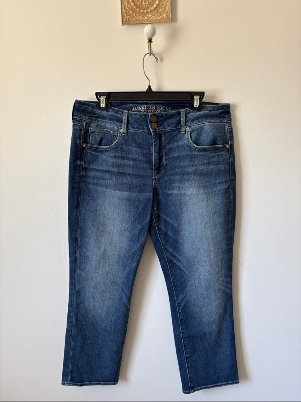 American Eagle Outfitters Medium Blue Cropped Jeans